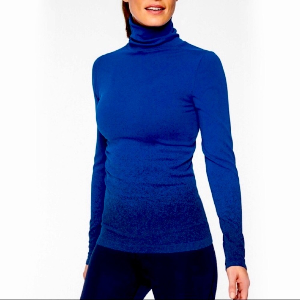 Athleta Flurry Base Layer Turtleneck Blue Black Ombré Thumbholes Size Small